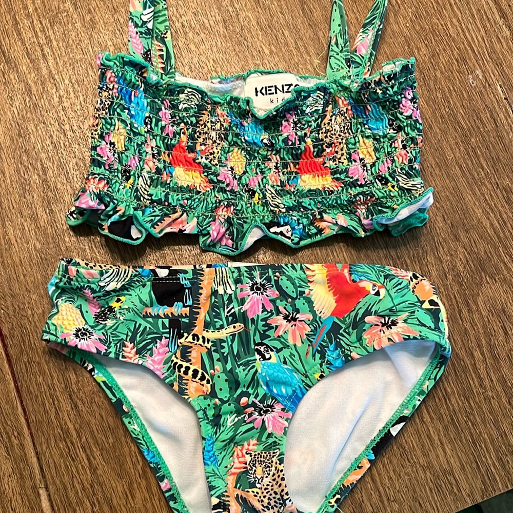 girls Kenzo bikini 🦜